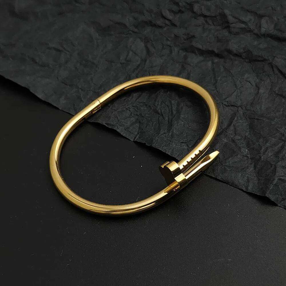 Cheap grass gold-plated stainless steel nail shaped women's bangle, Thanksgiving, Christmas, and New Year gifts Z260123
