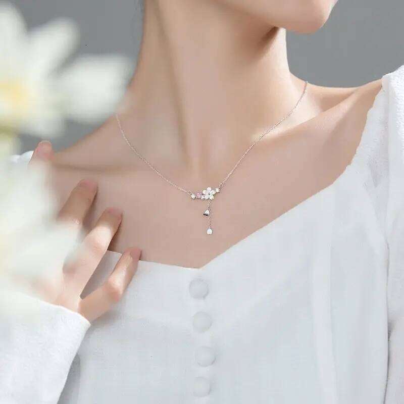Fashion Cherry Blossoms Flower For Women Romantic Crystal Zircon Butterfly Flowers Pearl Shell Necklace Wedding Jewelry Z260123