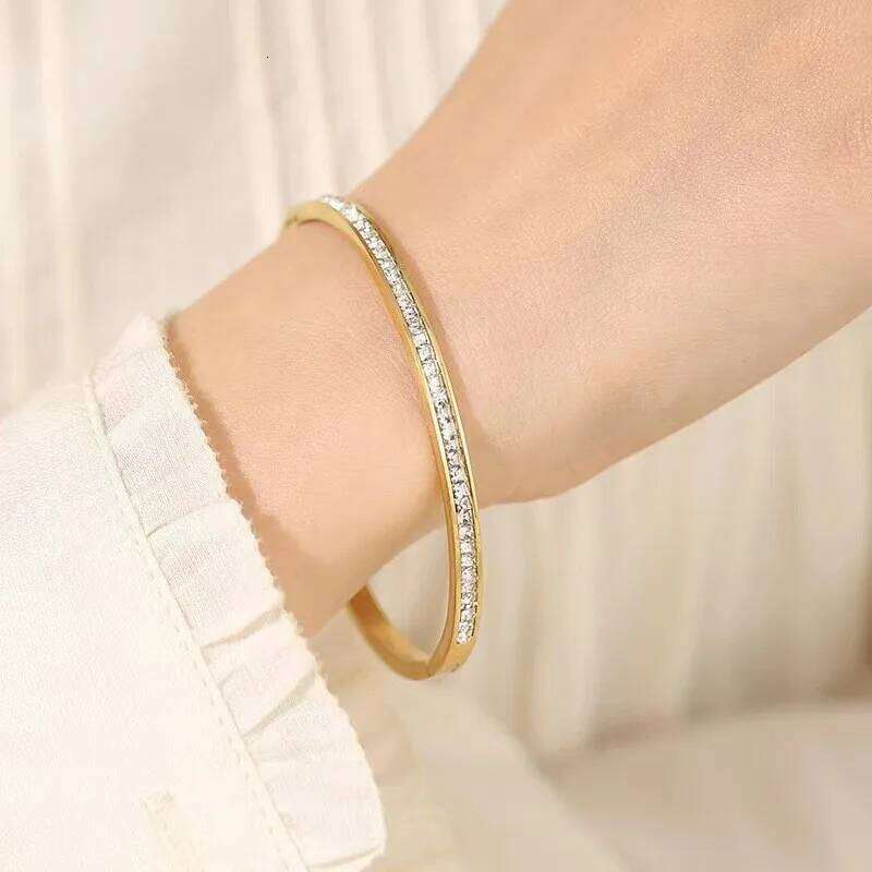 Fashion Stainless Steel Inlaid With Zirconium Various Styles Of Bracelets Women And Men Holiday Gift Couples Party Daily Jewelry Z260123