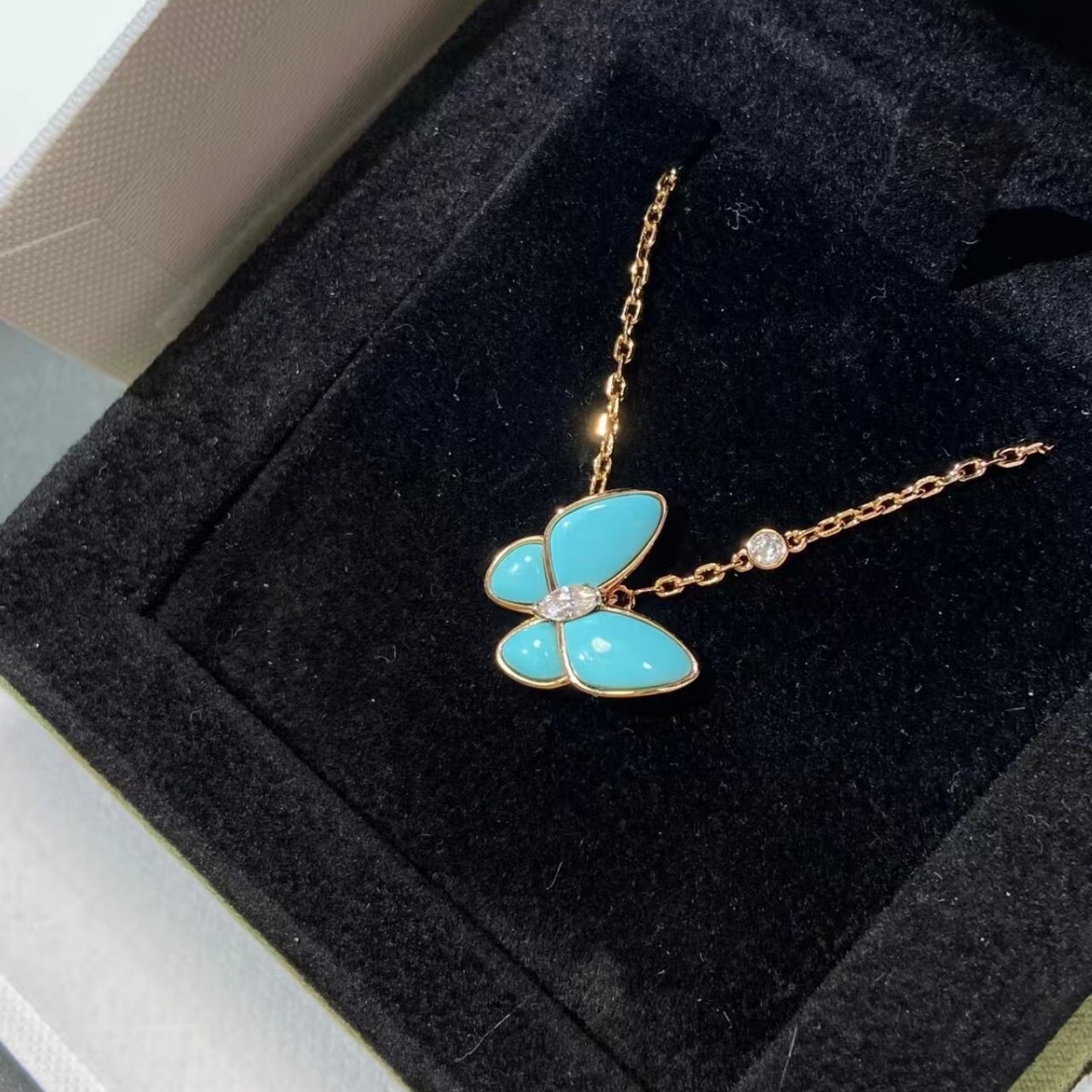 Designer Jewelry Vanly cleef Fan 18k Gold Butterfly Diamond Necklace Exquisite Beautiful Elegant Fashion Collarbone Chain