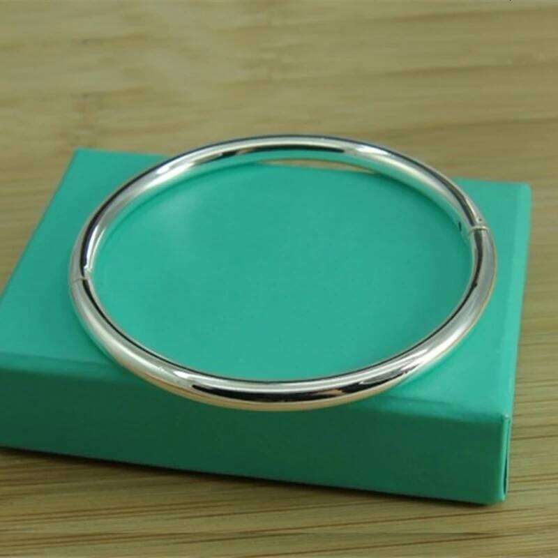 Fashion Female 925 Sterling Silver Simple Solid Smooth Bracelet Bangle For Women Charm Jewelry Party Birthday Gifts Z260123