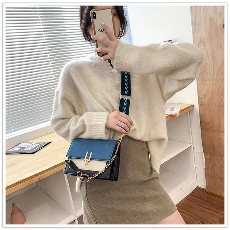 Simple Retro Fashionable Commuter Shoulder Casual Personality Small Square Korean Style Elegant Crossbody Bag S260123