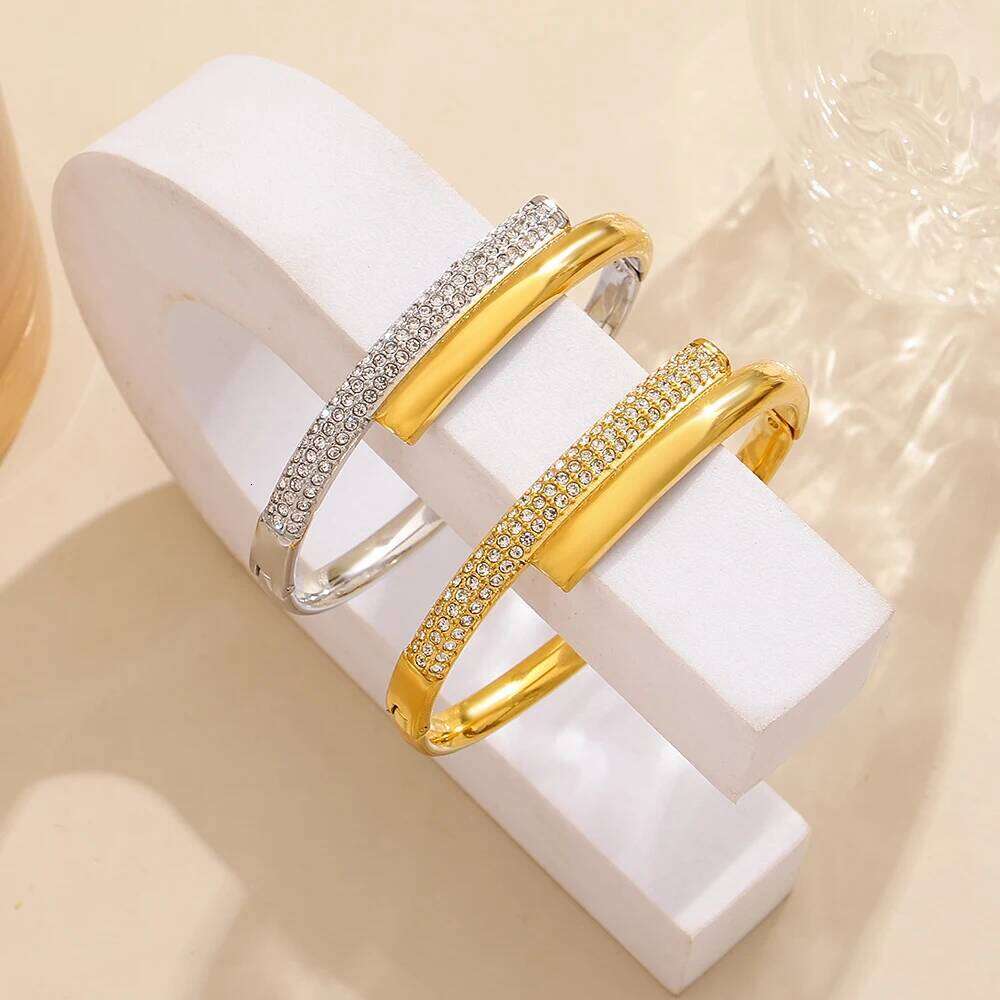 Greatera Overlapping Rhinestone Inlaid Women's Cuff Bracelet Two Tone Personality Stainless Steel Exaggerate Bangle Party Gifts Z260123