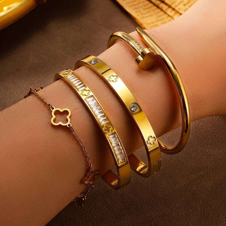 18k Gold Plated Stainless Steel Clover Bracelet Set For Couples Holiday Gift Daily Wear Fashion Jewelry Z260123