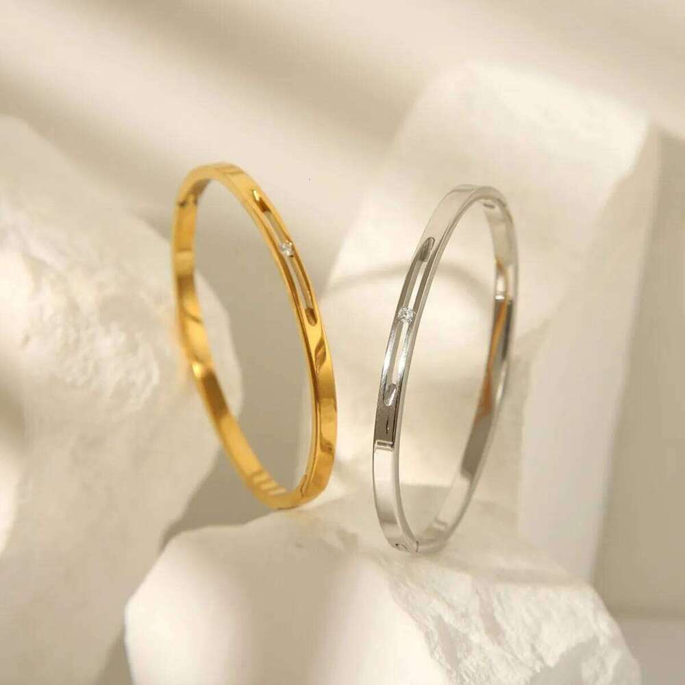 Yupsk Classics Stainless Steel Hollow Single Zircon Bracelet For Women Fashion Party Jewelry Halloween Christmas Accessory Gift Z260123