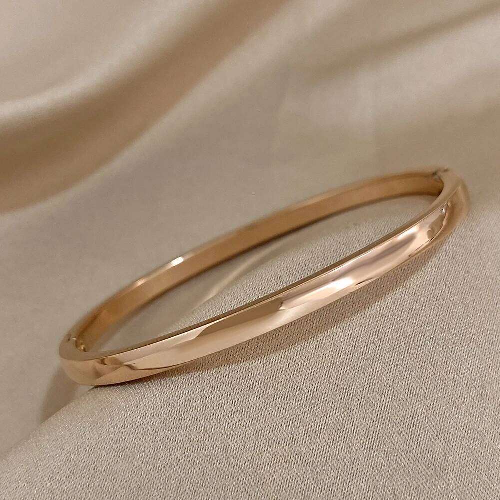 Fashion Smooth Stainless Steel Cuff Bangles Bracelets for Women Men New 4mm Gold Plated Stackable Waterproof Charm Jewelry Z260123