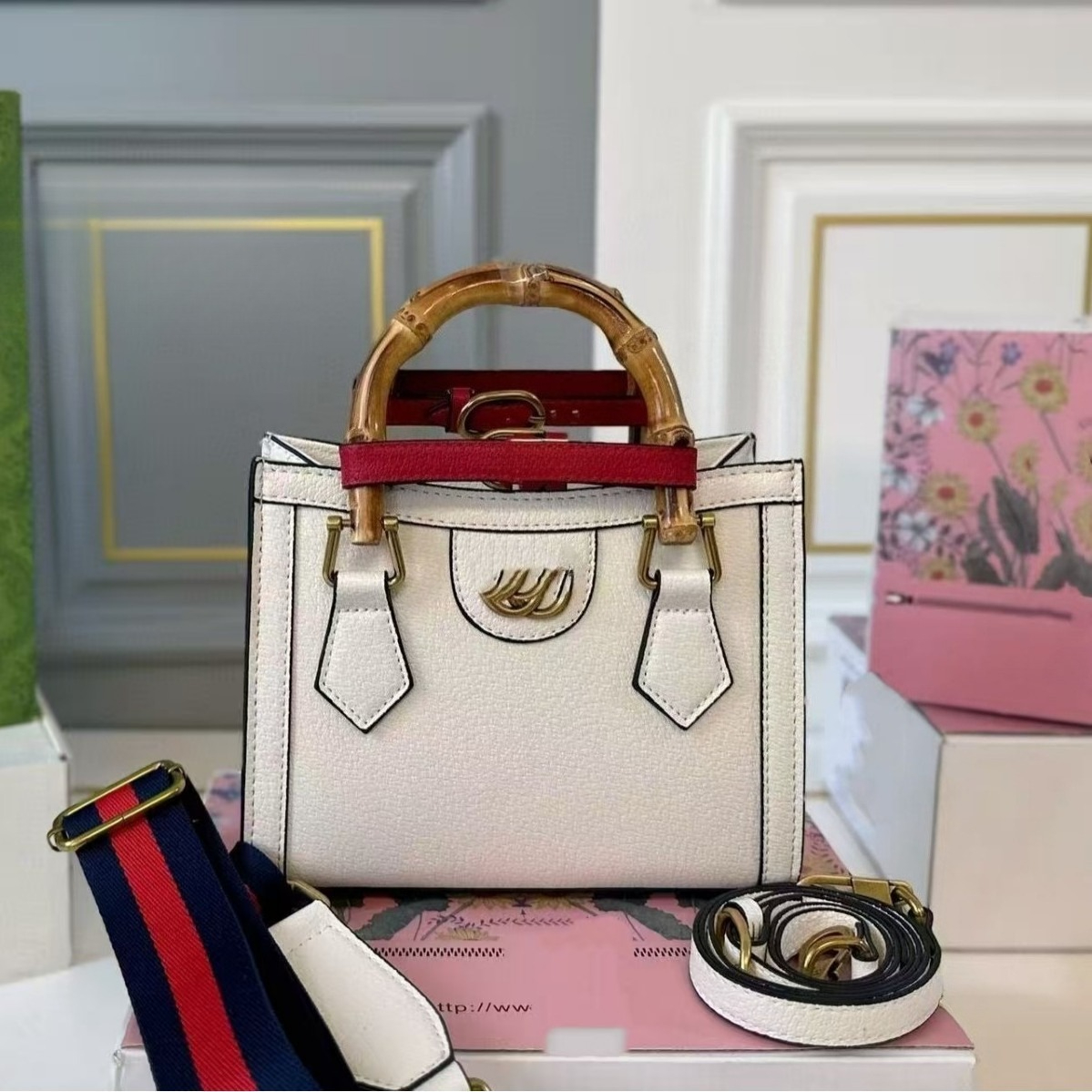 Hand-held Bamboo Bag Large Capacity Simple Women's Bag Handbag High-end Retro One-shoulder Crossbody Tote Bag High-quality Fashionable Multifunctional Makeup Bag 10A