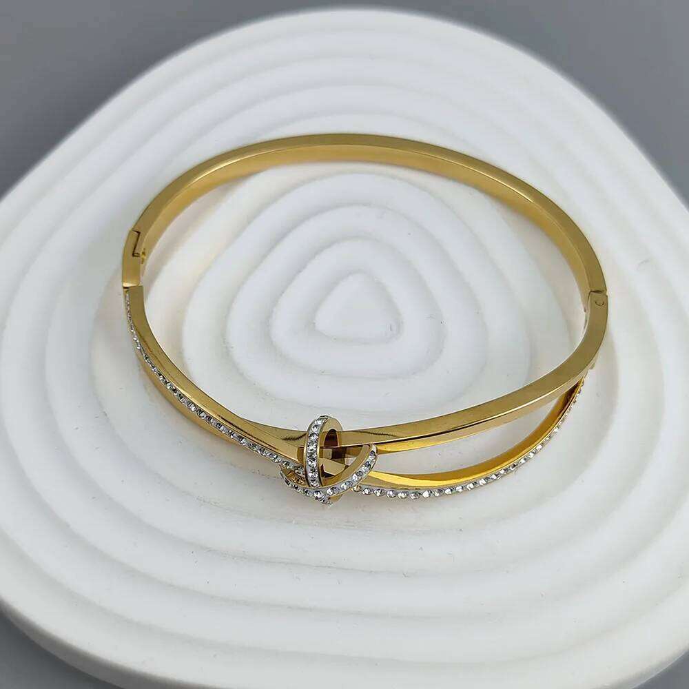 Trendy Stainless Steel with Rhinestone Inlaid Knot Bangles Bracelets for Women Statement Bangle Wrist Waterproof Jewelry Gift Z260123