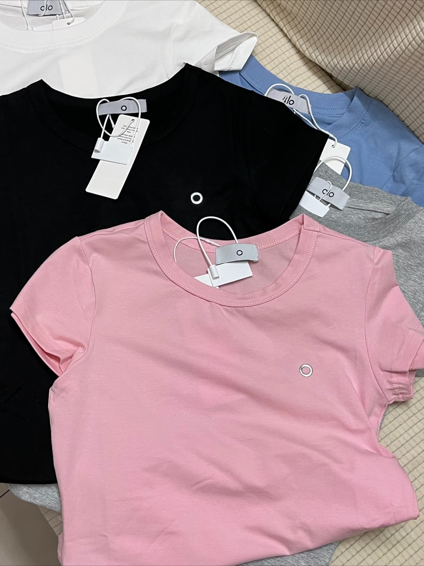 Women Yoga Short Sleeve Sports Fitness T-Shirt Solid Color Crop Top Long-Sleeve T Shirt Skinfriendly Workout Summer Top Women Gym Training Shirt