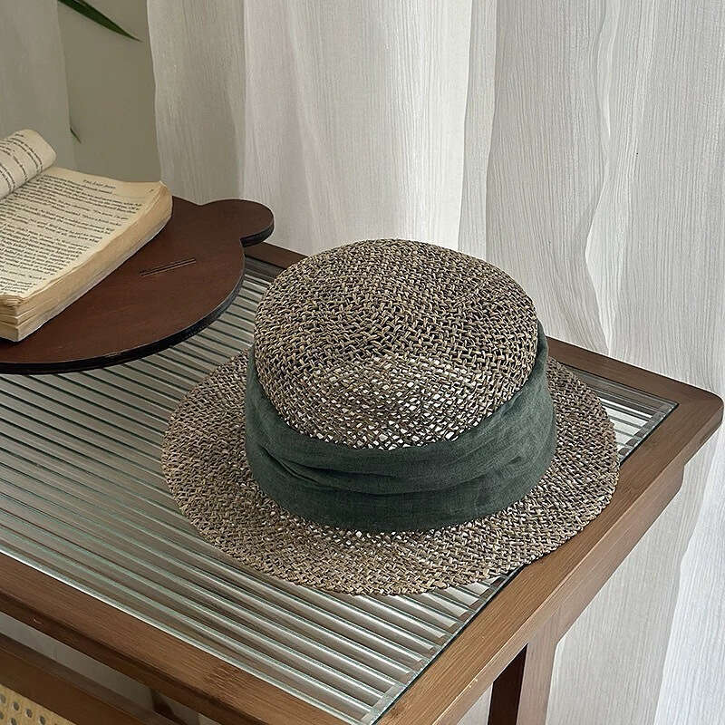 Small round-brimmed hat for children - summer sun protection straw hat, hand-woven from salt grass, with pleated band for shading the head L260123