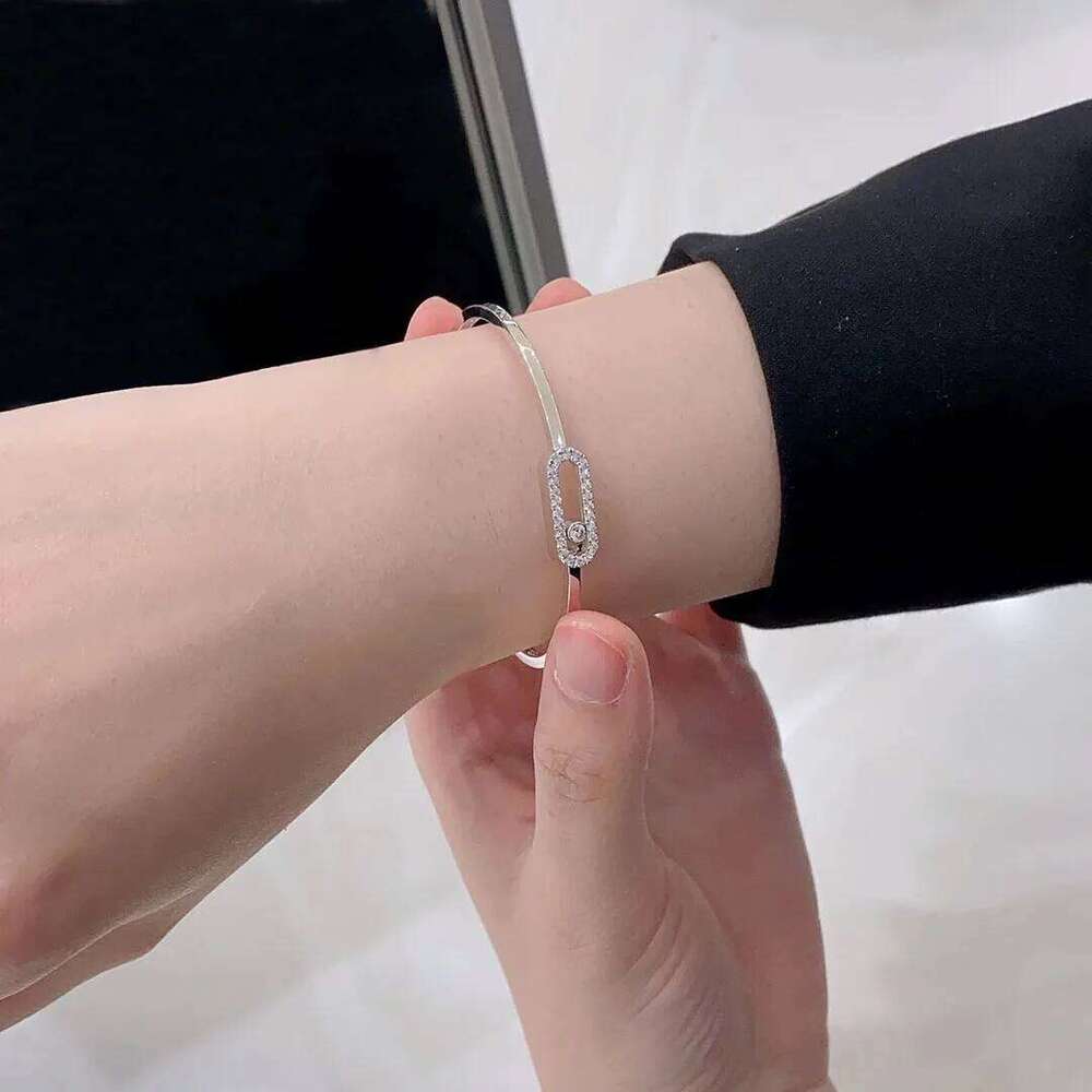 925 Sterling Silver Inlaid Sliding Zircon Women's Bracelet, A Classic Romantic Holiday Gift. Z260123