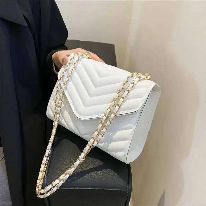 Chic Pu Leather Crossbody Bag, Gold-Tone Hardware, Versatile Chain Strap Classic Luxury Tote Shoulder Bags for Women Daily Wear