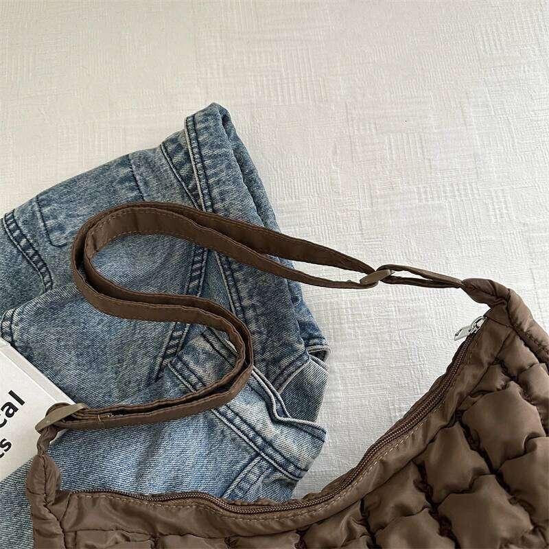 2025 New Quilted Puffer Shoulder for Women Large Capacity Tote Sling Fashion Casual Crossbody Satchel Bag Female Handbag Z260124
