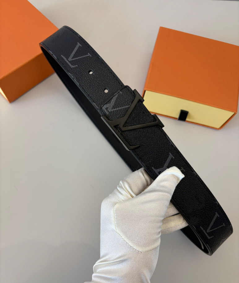 Designer Belts luxury belt For Men Classic Leather Belt With Smooth Buckle Fashion Accessory For Men And Women Adjustable Gold clasps silver clasps black clasps