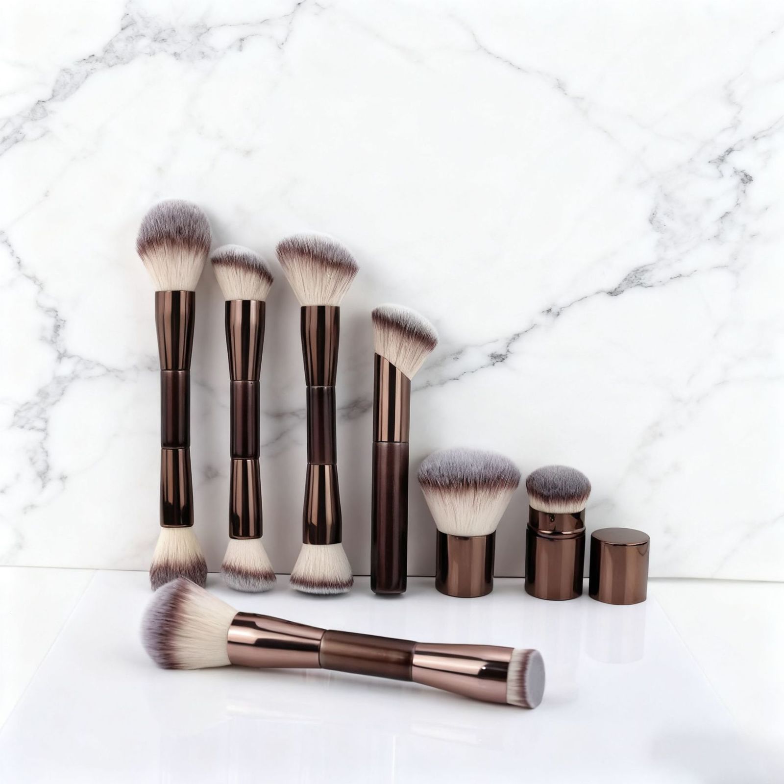 Makeup Tools Hourglass Makeup Brushes Set VEGAN Travel Set with a pouch Soft Synthetic Hair Metal Handle Deluxe Cosmetics Brush Kit 231020