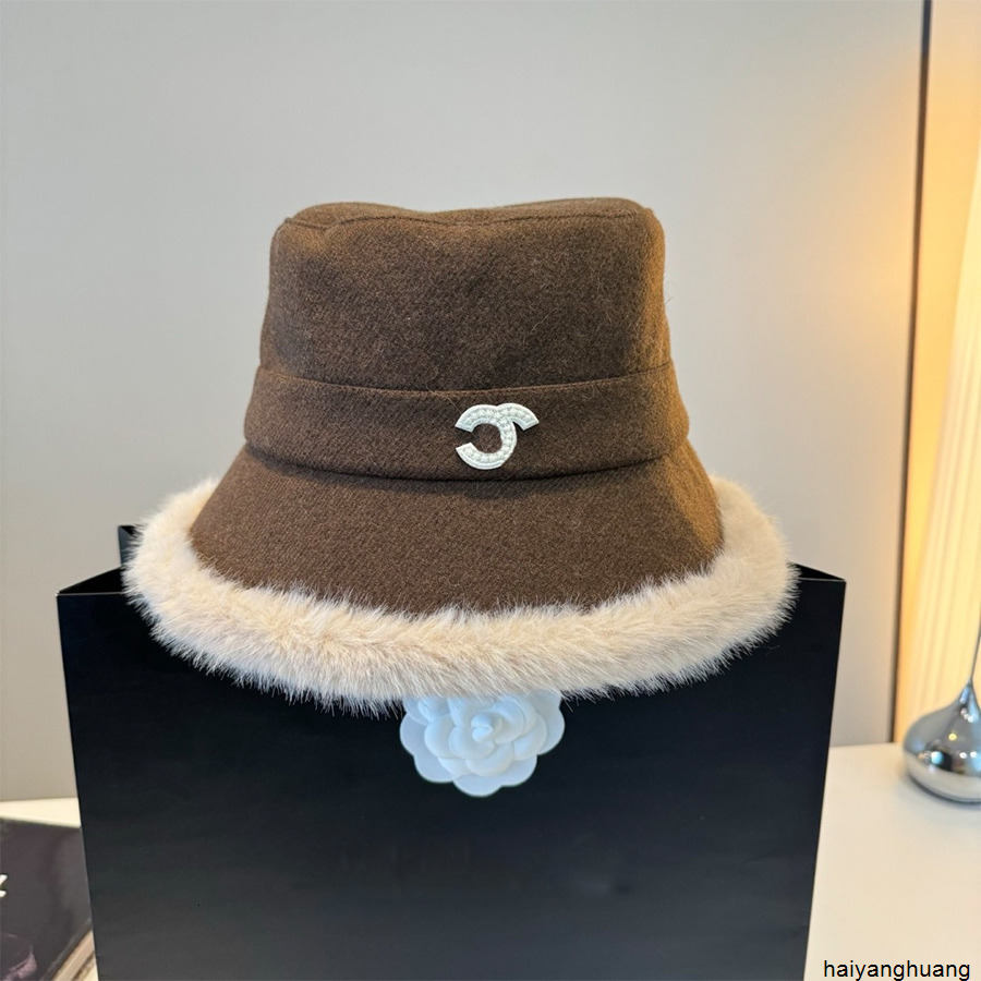 Wide Brim Hats Bucket Hats Designer Bucket Hat Cloche Hat Women Unisex Camellia Knitted Fishermans Hat Winter Brim Plush Fisherman Hat Winter Hat Thick Warm Ladies