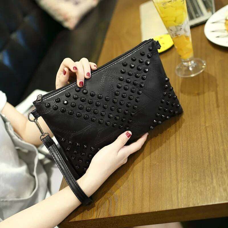 Rivet Punk Envelope Clutch PU Leather Studded Wristlet Handbags Women Hand Trend Black Shoulder Bag Retro Crossbody Bags