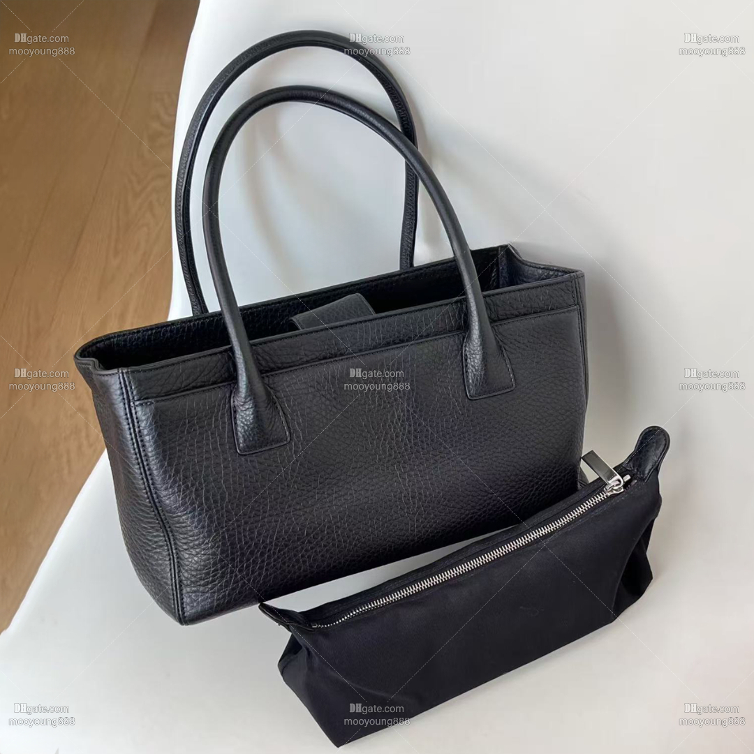 12A Upgrade Mirror Quality Designer Cerf Tote Bag 36cm 32cm Vintage Shopping Bags for Women Large Calfskin Leather Travel Handbags Black Laptop Bags Shoulder Purse