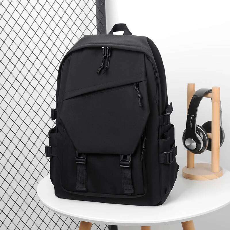 Simple solid color travel backpack, plenty of storage space, very suitable for commuting, school, work and going out. Z260124