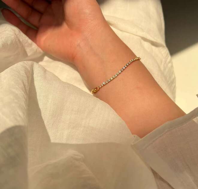 DouxAir Sparkling Zircon Bracelet Fine Starlight Ins Exquisite Versatile High-end Jewelry Bangle for Women