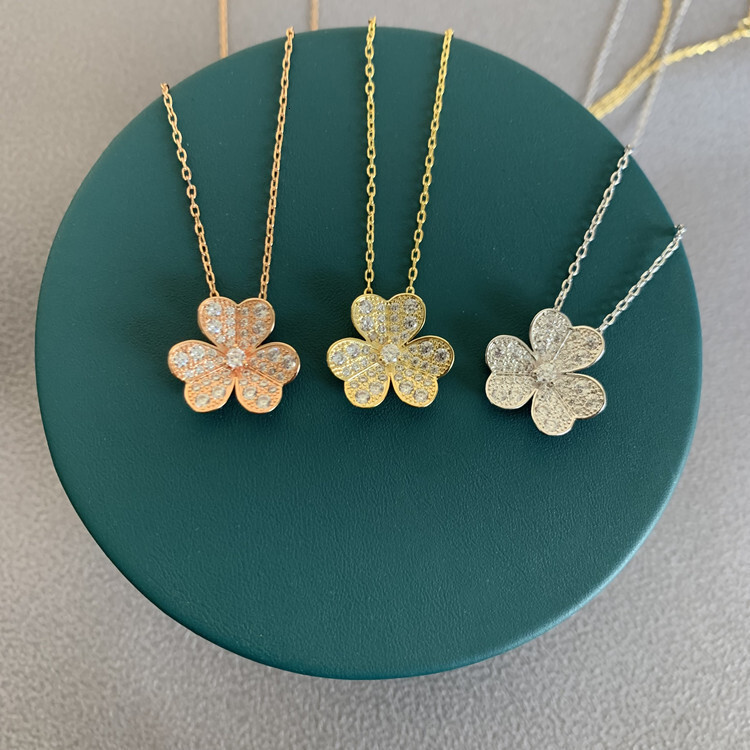 Designer Jewelry Vanly cleef 18K Rose Gold Plated Clover Necklace Diamond Petal Diamond Lucky Clover Collarbone Chain Light Luxury Style