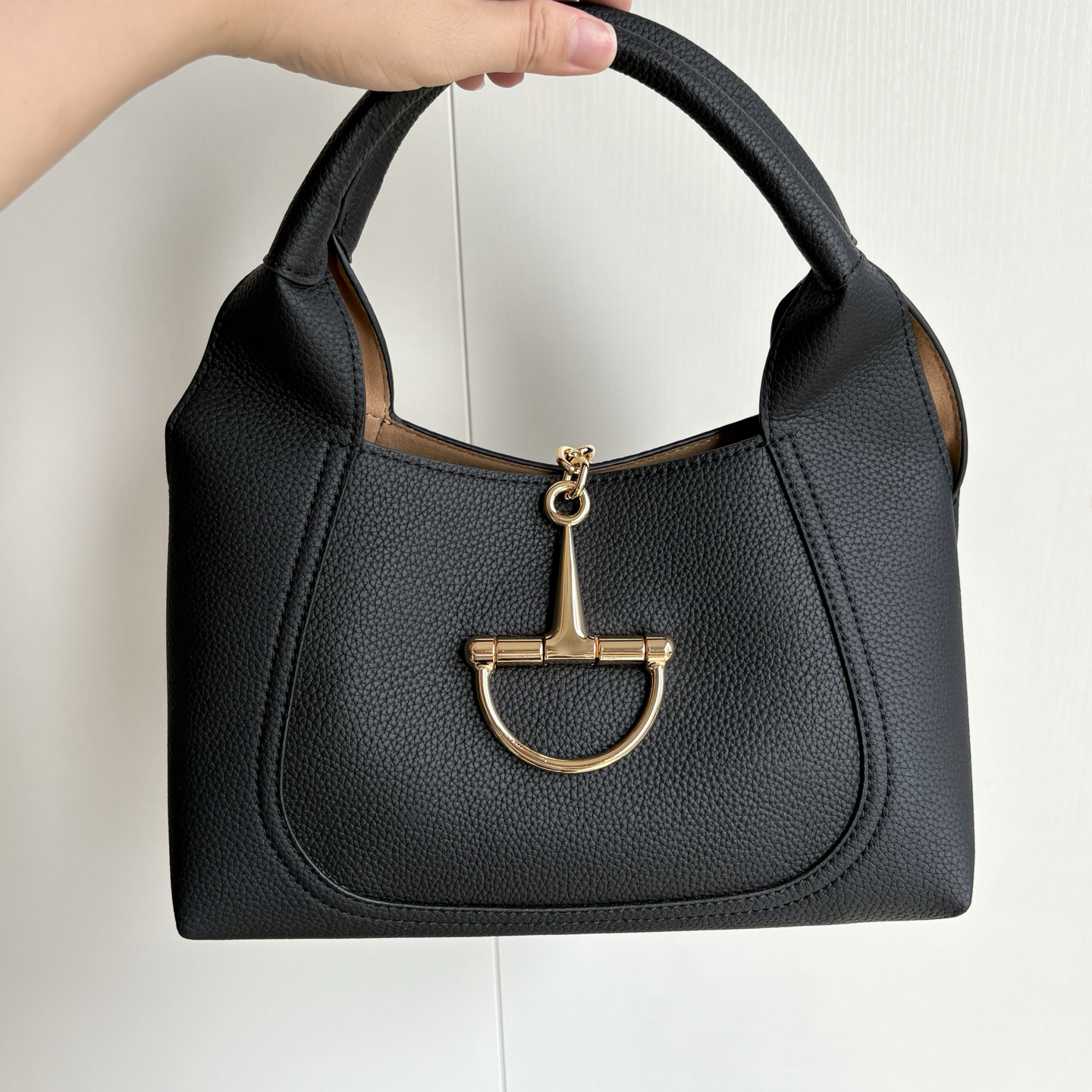 Softbit Series Shoulder Bag with Oversized Detail Modern Reinterpretation of the Brand Iconic Hardware Stylish Designer Women Handbag