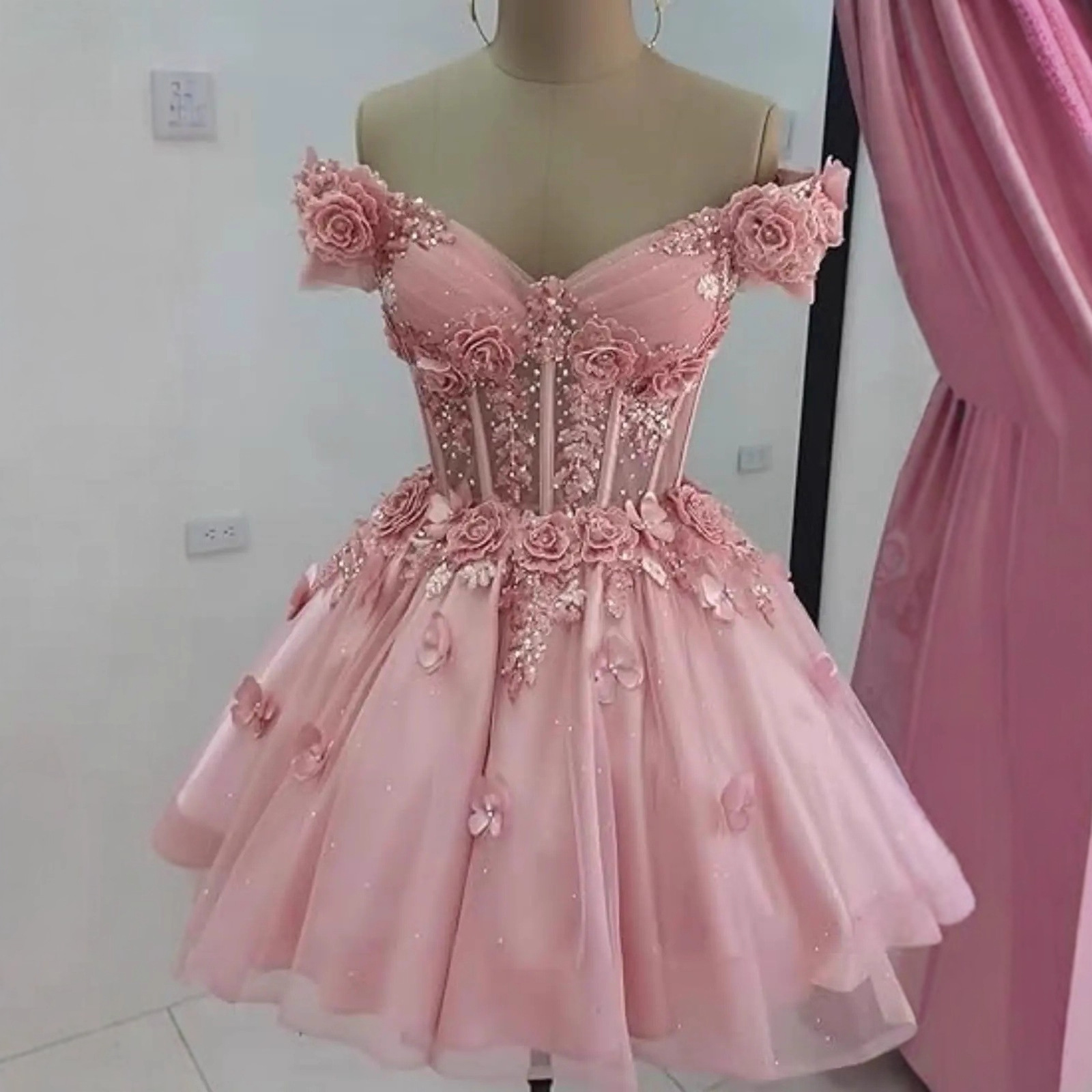 Sexy Fashion Pink Short Prom Dresses 2026 Off the Shoulder Pleats 3D Flowers Tulle Lace Up Mini Homecoming Party Formal Gowns Birthday Banquet Feast