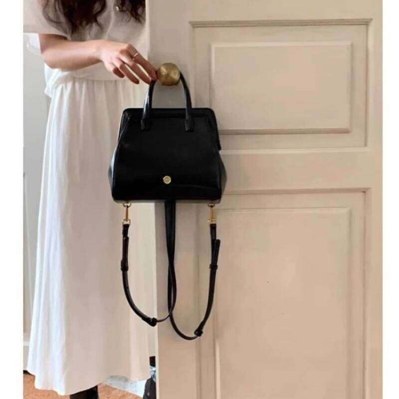 Autumn and winter women's bags clip niche retro black backpacks trendy handbags Z260124