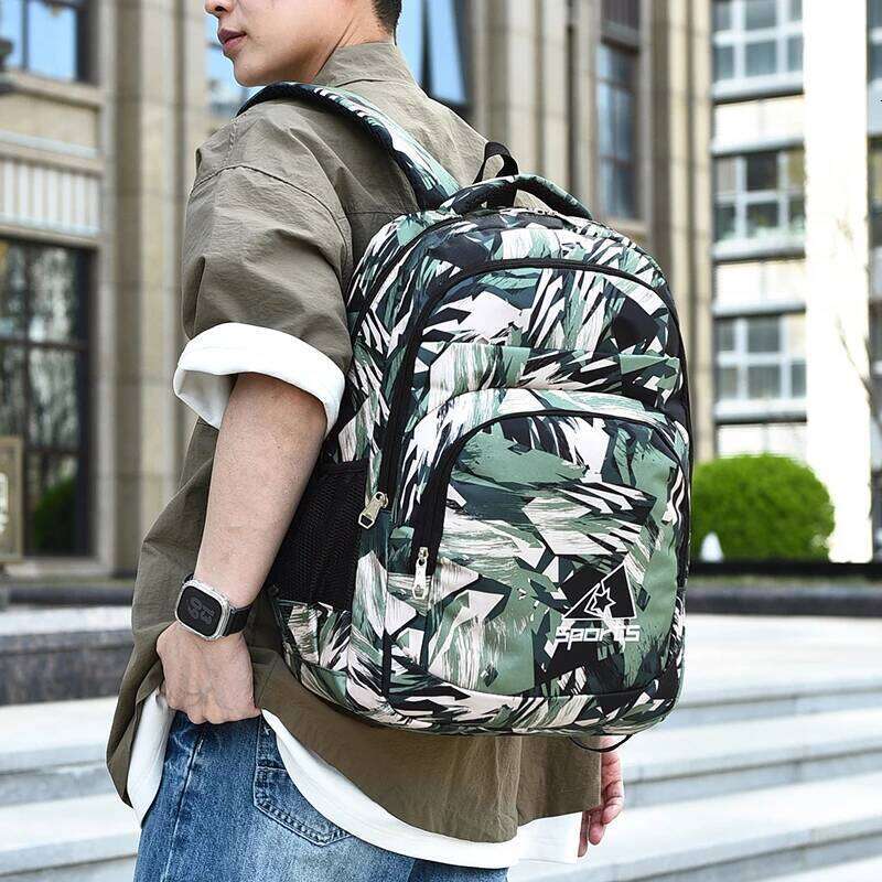 Large-capacity travel backpack, durable wear-resistant, suitable and commuting as a laptop backpack Z260124