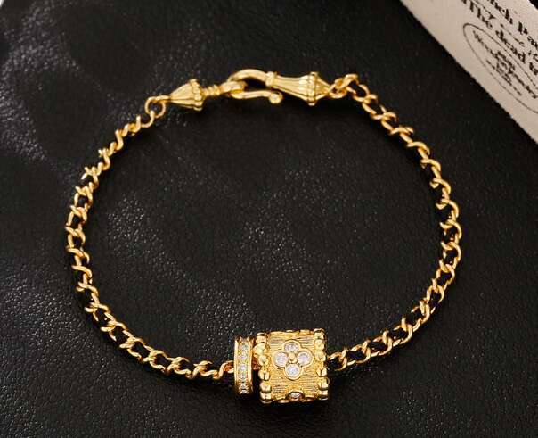 Retro Black Leather Woven Small Waist Fashionable Exquisite High-End Versatile Flower Bracelet