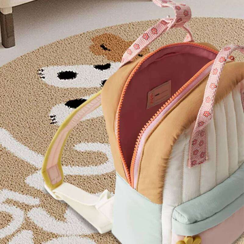 New Lightweight Children's Backpack Dopamine Girls' Kindergarten Soft Schoolbag With Sunflower Pendant Z260124