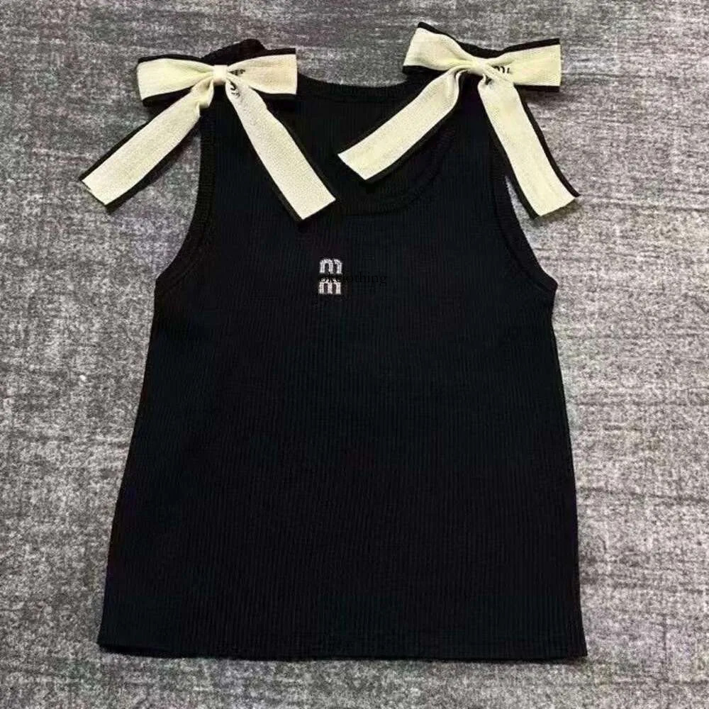 Mm T Shirt Top Tank Womens Cropped Tee Shirts Sleeveless Bow Shoulder High Waist Sexy Slim Tank Tops Designer T Shirt Elegant Casual Clothes Embroidery Tshirt 0e7