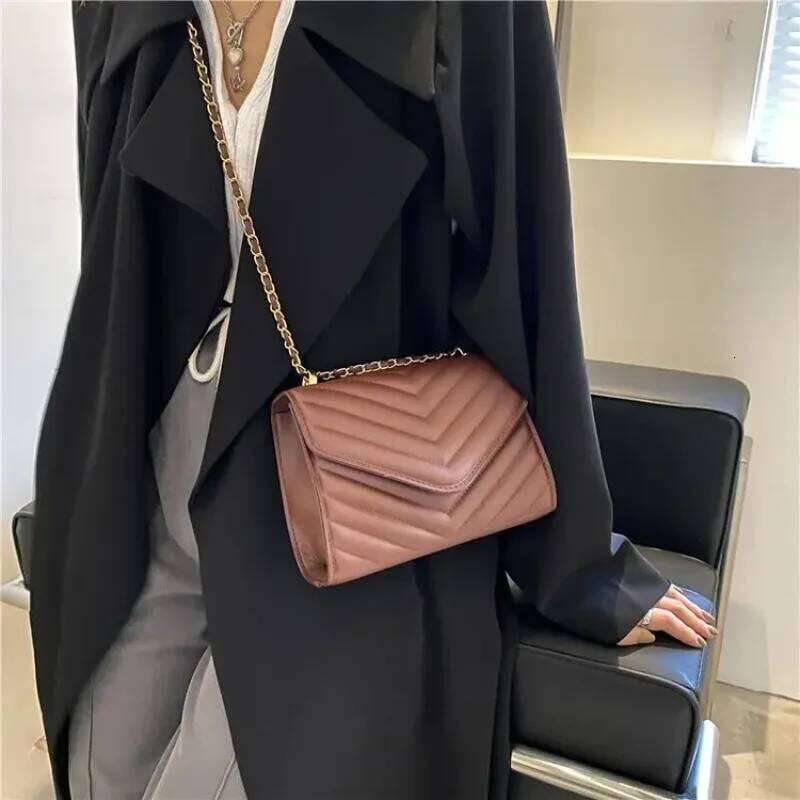 Chic Pu Leather Crossbody Bag, Gold-Tone Hardware, Versatile Chain Strap Classic Luxury Tote Shoulder Bags for Women Daily Wear