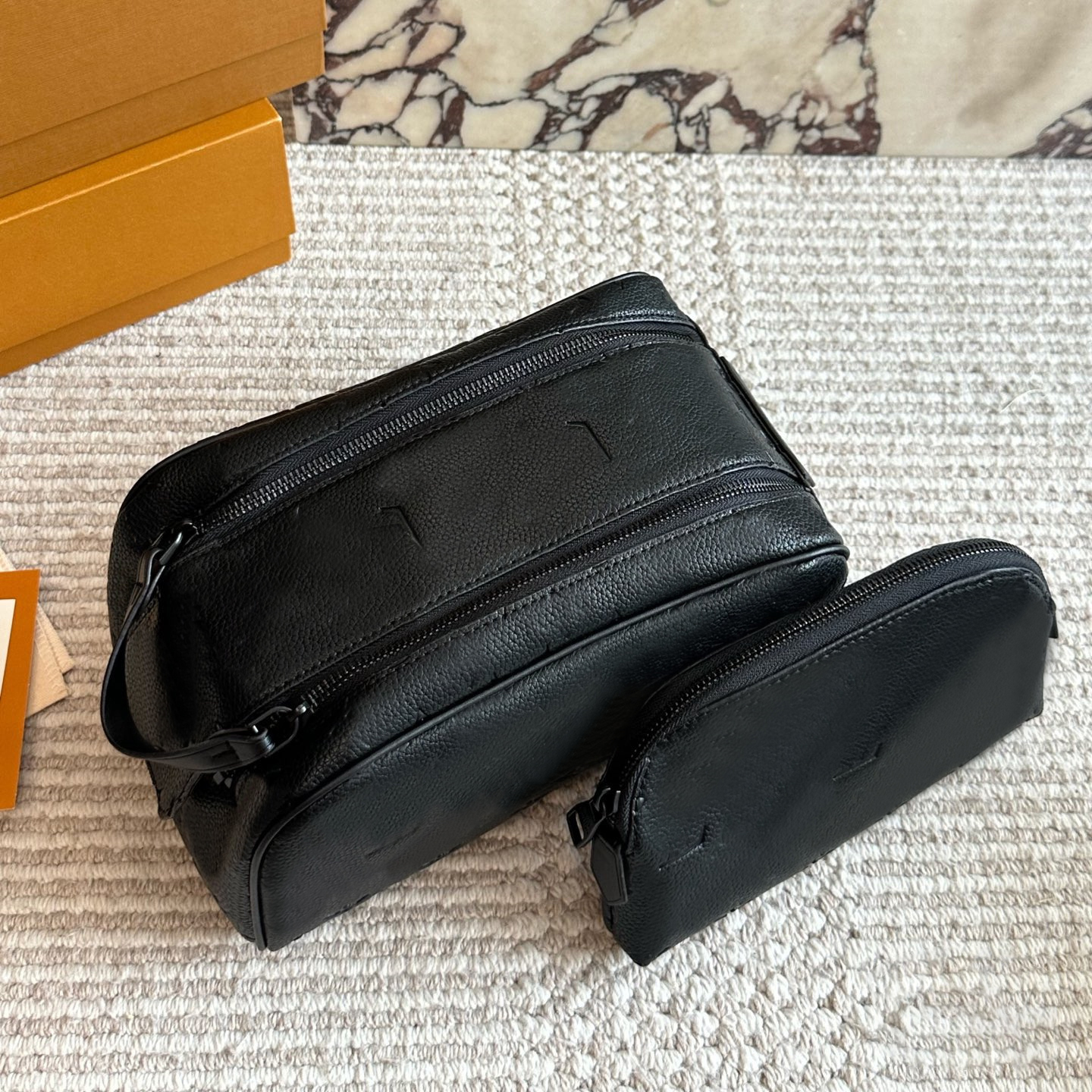 Designer bags men travelling Handbag Black toilet bag Leather women large capacity cosmetic bags makeup printing Pouch brown makeup bags wash bag Wallet w781