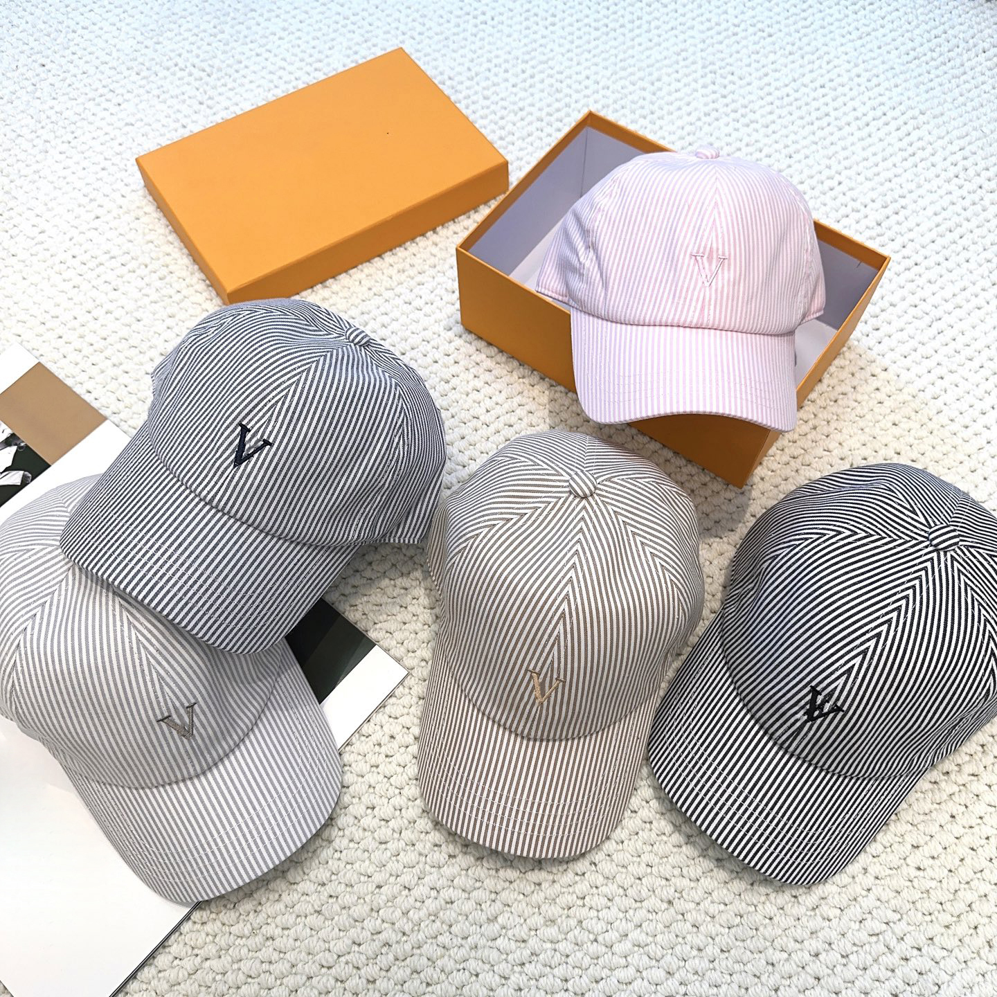 Designer baseball cap women luxury and stylish striped sun hat men simple letter baseball cap classic summer style adjustable strap with gift box