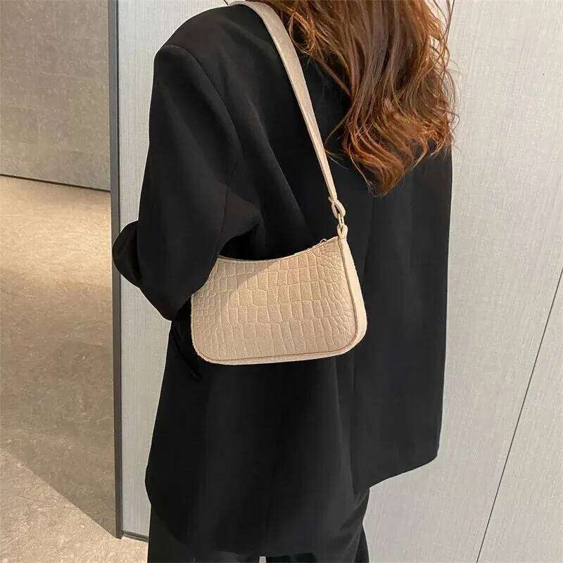 Popular Retro Gentle Temperament 2024 Autumn Shoulder Handheld Fashion Casual Yankee Underarm Small Square Bag Z260124