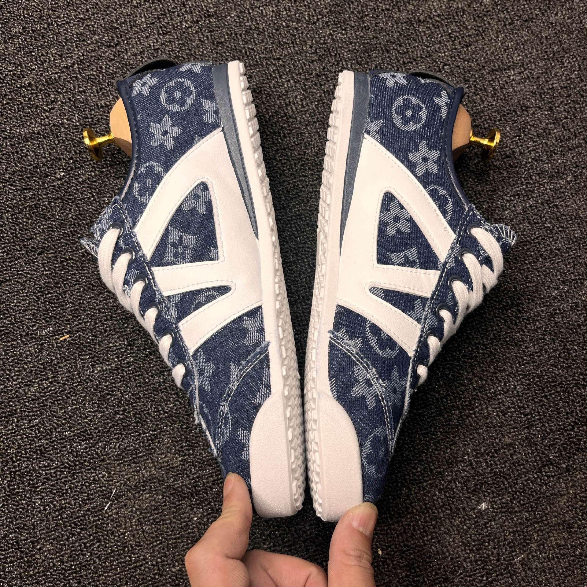 Men's New Breathable Odor Resistant Printed Canvas Sneakers Denim Low Top Versatile Casual Sports Shoes Outdoor Running Shoes