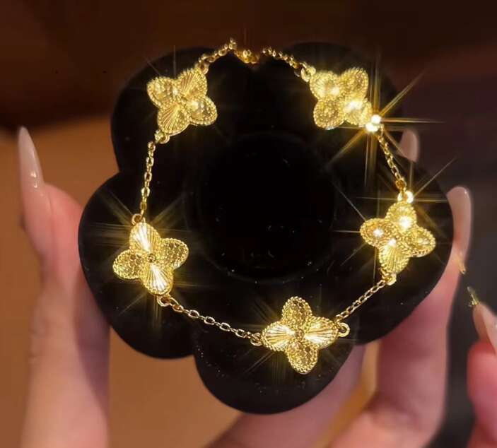 Gold Filled Sparkling Star Dragon Scale Clover CNC Carved Four-Leaf Flower Crushed Ice Bracelet Fashion Jewelry - view 4