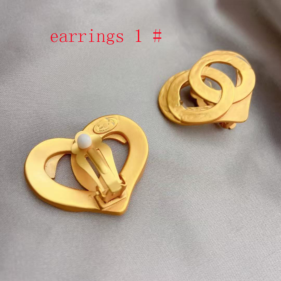 Vintage Big Clip On Earrings Designer Gold Earrings For women Lady Girls Party Wedding Lovers Gift with Flannel bag or Box