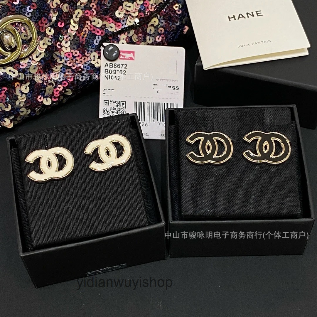 Designer Earrings channels earrings Black and White Enamel Stud Earrings for Women Fashionable Ear Accessories Silver Needle Jewelry cc earring