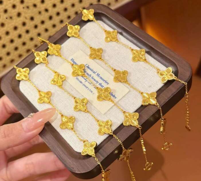 Gold Filled Sparkling Star Dragon Scale Clover CNC Carved Four-Leaf Flower Crushed Ice Bracelet Fashion Jewelry - view 3