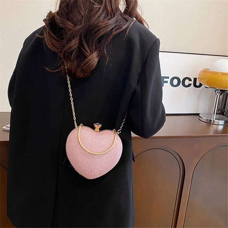 Chic Heart Shaped Handbag Women Fashionable Bright Star Evening Bag, Stylish Shoulder Tote Purse Chain Cross Body Bags for Woman
