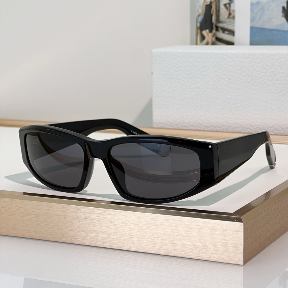 Black Shield Sunglasses Dark Grey Reflecting Anti-Glare Coating Lenses UV Protection Shades Anti-Reflective Glasses for Travel