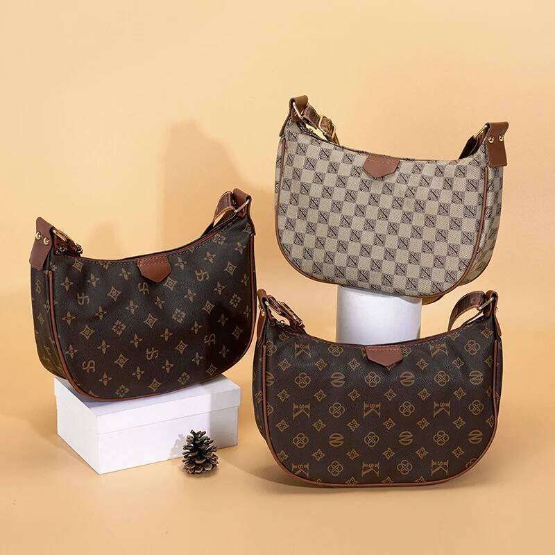 Fashion Large Capacity Soft Leather Handbag for Women with Grid Star Elements Dumpling Bun Bag Autumn Winter Daily Use Z260124