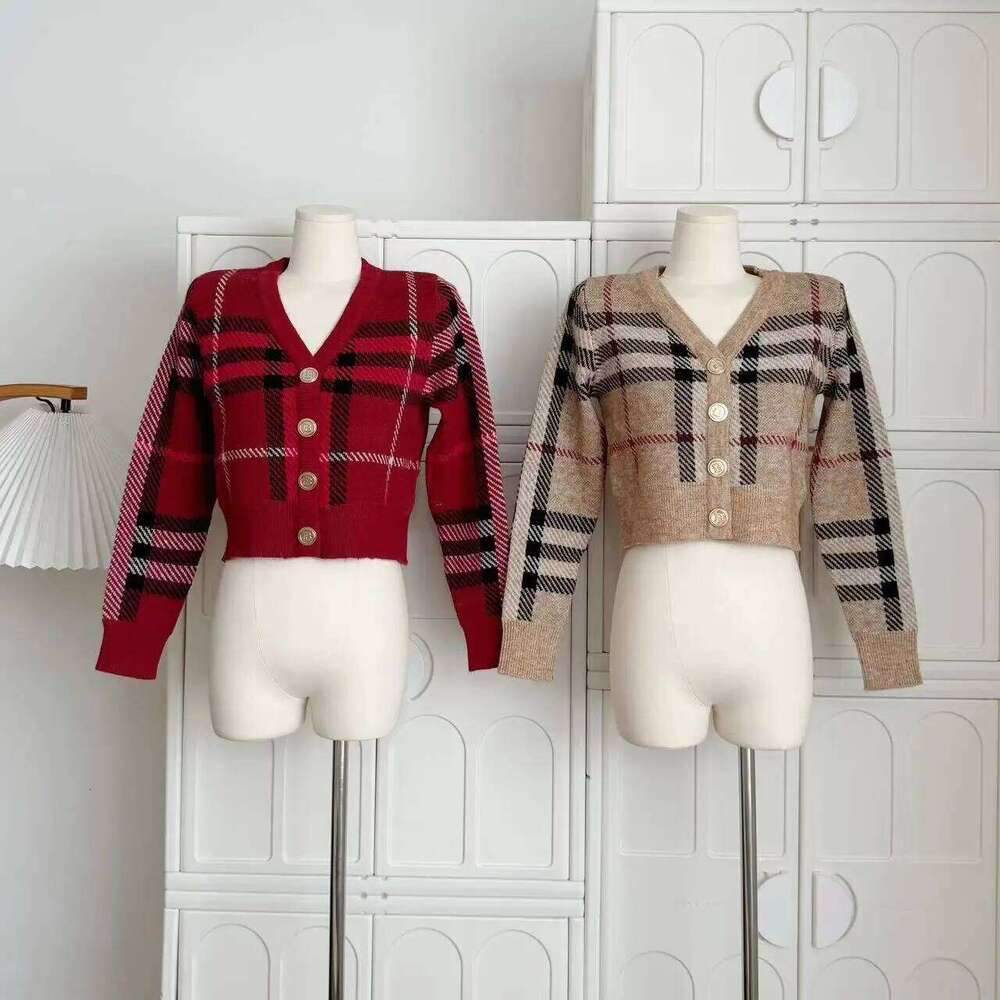 Autumn Winter Women Casual Vintage Plaid Designer Fashion Knitting Long Sleeve V-Neck Cardigans Fashion Elegant Single Breasted Ladies Sweater