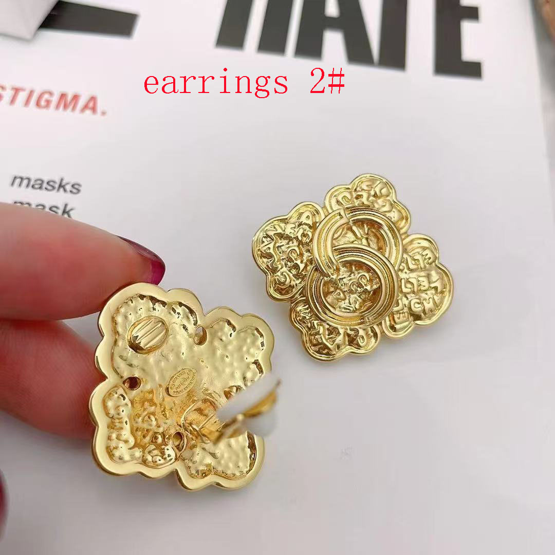 High quality Vintage Clip-On Earrings Designer Gold Earrings For women Lady Girls Party Wedding Lovers Gift with Flannel bag or Box