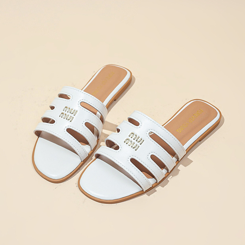 Free delivery designer Slippers Lamb wool cotton for women going out and staying at home thick soled