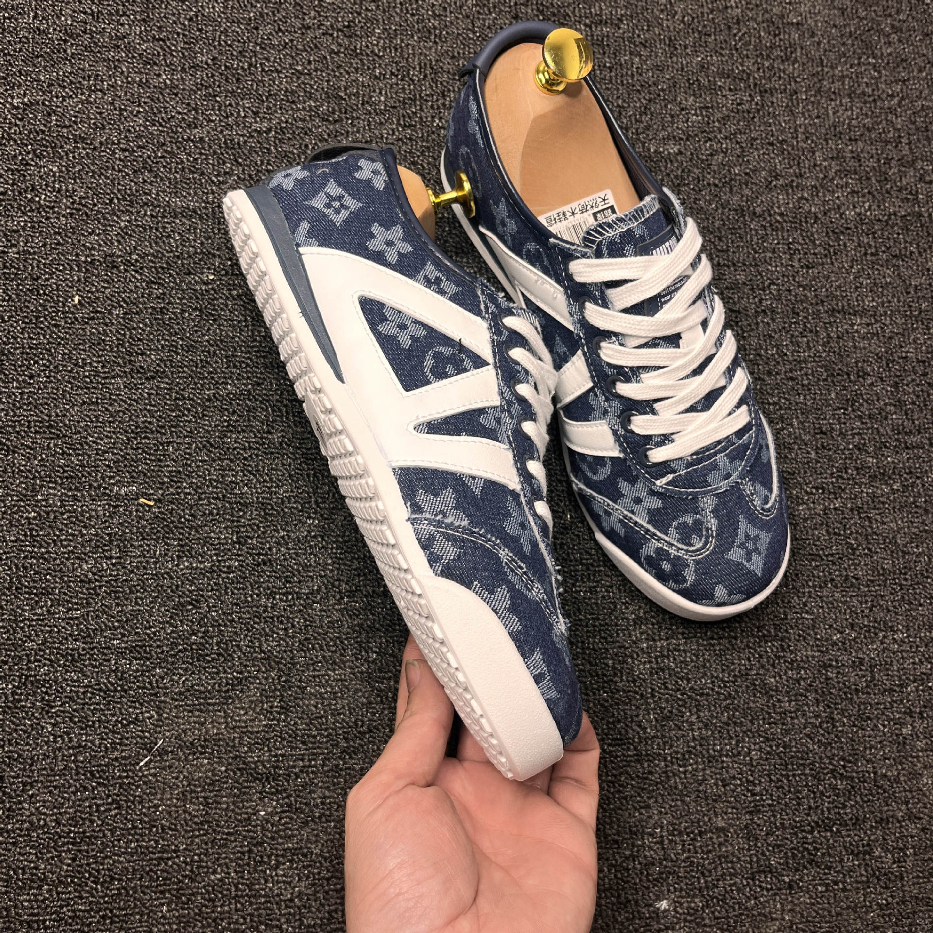 Men's New Breathable Odor Resistant Printed Canvas Sneakers Denim Low Top Versatile Casual Sports Shoes Outdoor Running Shoes