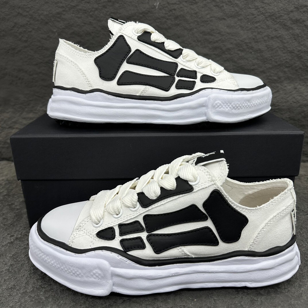 Men's Dirson Hank Women's Bletchi Canvas Low Top White Designer Men's and Women's Casual Shoes Designer Shoes Designer Sports Shoes