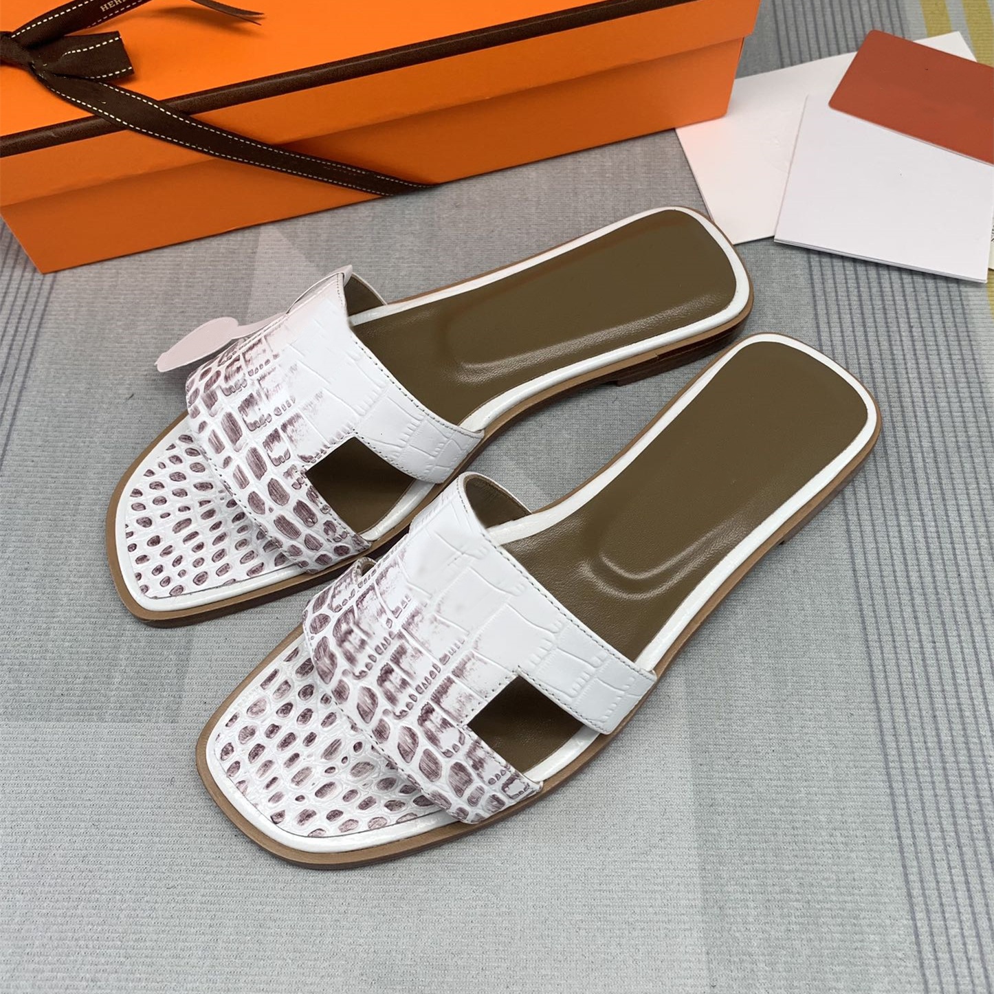 Women Slippers Designer Flip Flops Slides Classic Luxury Ladies Sandals Womens Flat Shoes